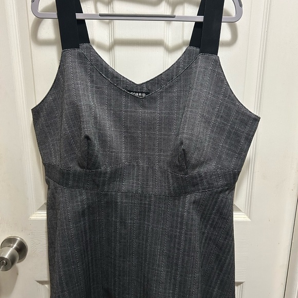 Torrid Gray Plaid Tank Top - Picture 1 of 3